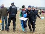 Dсего в ненасильственной акции "НАТО, игра закончена" (NATO game over) участвовали около 800 активистов движения за мир из 11 стран Европы Dсего в ненасильственной акции "НАТО, игра закончена" (NATO game over) участвовали около 800 активистов движения за мир из 11 стран Европы