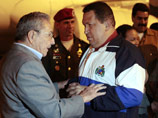 Сразу по прилете прямо в аэропорту Гаваны состоялась короткая встреча Чавеса с кубинским лидером Раулем Кастро