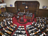 Президент Сербии подает в отставку, чтобы "подтянуть" на выборах свою партию
