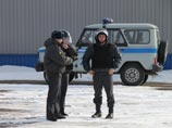 В Подмосковной Балашихе мужчина заперся в частном коттедже, поджег его и стрелял по пожарным В Подмосковной Балашихе мужчина заперся в частном коттедже, поджег его и стрелял по пожарным