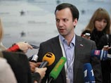 Его помощник Аркадий Дворкович со своей стороны заявил журналистам после этой встречи, что "после поручения президента диалог в Госдуме (по этому вопросу) будет активизирован, возможно будет найдено решение, которое устроит большинство в Госдуме" Его помощник Аркадий Дворкович со своей стороны заявил журналистам после этой встречи, что "после поручения президента диалог в Госдуме (по этому вопросу) будет активизирован, возможно будет найдено решение, которое устроит большинство в Госдуме"