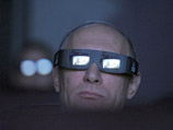 Путин, Собянин и Рогозиным поднялись в Большой Звездный зал с куполом диаметром 16,6 метра для показа звездного неба и посмотрели главную программу "Под небом планетария"