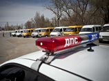 Это произошло на глазах водителей маршруток, которые в пятницу устроили показательную забастовку, возмущенные тем, что транспортный бизнес в Астрахани контролируют представители Волгоградской области Это произошло на глазах водителей маршруток, которые в пятницу устроили показательную забастовку, возмущенные тем, что транспортный бизнес в Астрахани контролируют представители Волгоградской области
