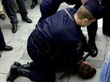 Вооруженный пистолетом мужчина, назвавший себя последователем "тулузского стрелка" Мухаммеда Мера, был задержан в парижском метро, сообщают в пятницу местные СМИ Вооруженный пистолетом мужчина, назвавший себя последователем "тулузского стрелка" Мухаммеда Мера, был задержан в парижском метро, сообщают в пятницу местные СМИ