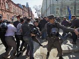 В ходе митинга пять человек были доставлены в отделение полиции за попытку организации драки. В ходе митинга пять человек были доставлены в отделение полиции за попытку организации драки.