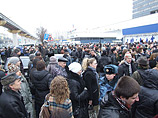 Участники акции против цензуры в СМИ митинговали у телецентра в Останкино Участники акции против цензуры в СМИ митинговали у телецентра в Останкино