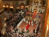 В главном православном соборе России собралось около шести тысяч человек