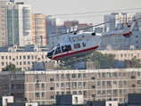 Двое пострадали в Москве при падении забора, упавшего из-за вертолета МЧС Двое пострадали в Москве при падении забора, упавшего из-за вертолета МЧС