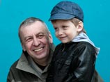 Андрей Санников с сыном, 15 апреля 2012 года Андрей Санников с сыном, 15 апреля 2012 года