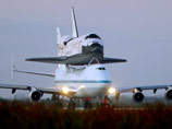 Американский космический корабль многоразового использования Discovery, списанный после 27 лет службы, во вторник будет доставлен с космодрома на мысе Канаверал (штат Флорида) в Международный аэропорт имени Даллеса в пригороде Вашингтона Американский космический корабль многоразового использования Discovery, списанный после 27 лет службы, во вторник будет доставлен с космодрома на мысе Канаверал (штат Флорида) в Международный аэропорт имени Даллеса в пригороде Вашингтона
