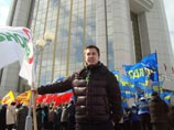19-летнего оппозиционера приговорили к 180 часам работ за мем "ВКонтакте", а 38-летнего оштрафовали за "нацистов из МВД" 19-летнего оппозиционера приговорили к 180 часам работ за мем "ВКонтакте", а 38-летнего оштрафовали за "нацистов из МВД"