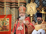 Ранее женщина, проживающая в квартире предстоятеля РПЦ, умудрилась отсудить у семьи Шевченко почти 20 миллионов рублей - именно во столько она оценила ущерб от пыли, которая якобы попала в ее жилище из квартиры дочери экс-министра Ранее женщина, проживающая в квартире предстоятеля РПЦ, умудрилась отсудить у семьи Шевченко почти 20 миллионов рублей - именно во столько она оценила ущерб от пыли, которая якобы попала в ее жилище из квартиры дочери экс-министра