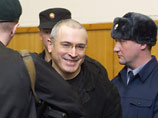Евтушенков также считает, что вопрос помилования Ходорковского чрезвычайно политизирован, в том числе из-за журналистов