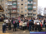 Город Выксу всколыхнуло ДТП: 3000 человек пришли на похороны мамы и ребенка, которых сбила пьяная бизнесвумен Город Выксу всколыхнуло ДТП: 3000 человек пришли на похороны мамы и ребенка, которых сбила пьяная бизнесвумен