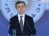 Участникам съезда Иванишвили представил декларацию партии, по которой ближайшей задачей политической партии "Грузинская мечта - демократическая Грузия" является смена властей путем выборов Участникам съезда Иванишвили представил декларацию партии, по которой ближайшей задачей политической партии "Грузинская мечта - демократическая Грузия" является смена властей путем выборов