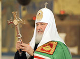В Москве центром акции стал храм Христа Спасителя: в 9:30 там начал божественную литургию патриарх Кирилл