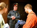 В Москве активисты проверяли документы у сотрудников МВД