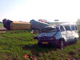 В Крыму грузопассажирский микроавтобус Mercedes Sprinter с прицепом врезался в пассажирскую маршрутную "Газель": погибли шесть человек, еще 10 пострадали, семеро из них находятся в тяжелом состоянии