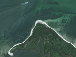 На втором снимке запечатлен заповедник Towra Point Nature Reserve, расположенный в южной части австралийского Сиднея 