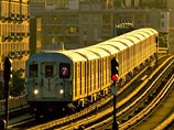В США мужчина погиб, решив помочиться на рельсы метро В США мужчина погиб, решив помочиться на рельсы метро