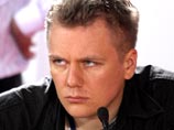 Бывший замруководителя ЦИК единороссов Алексей Чадаев заявил у себя в микроблоге Twitter, что выходит из партии. Попутно в интервью он предельно оскорбительно высказывается о действующем президенте Дмитрии Медведеве Бывший замруководителя ЦИК единороссов Алексей Чадаев заявил у себя в микроблоге Twitter, что выходит из партии. Попутно в интервью он предельно оскорбительно высказывается о действующем президенте Дмитрии Медведеве