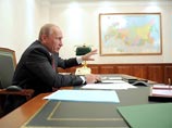 "Путин в качестве лидера - это достойно, а Медведев в качестве лидера - это недостойно", - утверждает Алексей Чадаев. По его словам, нынешняя "рокировка" - кадровая ошибка Путина "Путин в качестве лидера - это достойно, а Медведев в качестве лидера - это недостойно", - утверждает Алексей Чадаев. По его словам, нынешняя "рокировка" - кадровая ошибка Путина