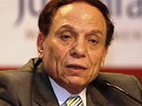 Один из самых популярных комических египетских актеров, 71-летний Адель Имам, признан виновным в оскорблении ислама и приговорен к трем месяцам тюрьмы (по другим данным, каторжных работ) и оштрафован на сумму, эквивалентную 170 долларам