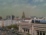 В разных районах Москвы и Подмосковья в четверг жители увидели зеленоватые облака. Это вызвало серьезное беспокойство: сразу возникли предположения, что это последствия какого-то ЧП - взрыва или выброса
