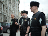 Православные активисты провели серию одиночных пикетов перед началом церемонии открытия ЛГБТ-кинофестиваля "Бок о бок"