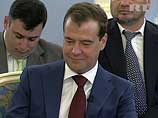 Медведев, сообщая о своем решении, высказал убеждение, что в будущем любой лидер партии должен быть ее членом