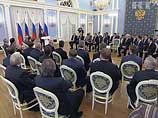 Медведев подтвердил "маленькую сенсацию": он вступит в "Единую Россию" Медведев подтвердил "маленькую сенсацию": он вступит в "Единую Россию"