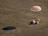 Экипаж корабля "Союз ТМА-22" приземлился в казахской степи
Экипаж корабля "Союз ТМА-22" приземлился в казахской степи
