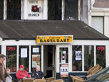 Суд в Голландии поддержал запрет туристам посещать "кофешопы" с марихуаной Суд в Голландии поддержал запрет туристам посещать "кофешопы" с марихуаной