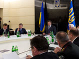 Янукович также сообщил, что на заседании он внимательно выслушал все заинтересованные стороны и пришел к выводу, что количество версий на данный момент значительно уменьшилось, и уже есть определенные наработки по нескольким направлениям