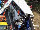 В Японии разбился автобус с туристами, ехавшими в Диснейленд: семеро погибших