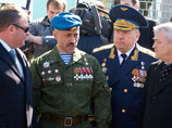 В понедельник на Аллее героев Преображенского кладбища в Москве хоронят подполковника спецназа ВДВ Анатолия Лебедя - участника нескольких войн, отличившегося в Чечне и во время операции по принуждению Грузии к миру в августе 2008 года