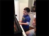 Шестилетний мальчик-аутист создал хит для YouTube, перепев Билли Джоэла