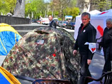 На Украине госпитализировали двух голодающих в поддержку Тимошенко На Украине госпитализировали двух голодающих в поддержку Тимошенко