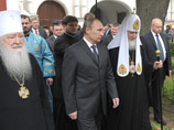 В воскресенье Владимир Путин передал Новодевичьему монастырю древнейший список Иверской иконы Божьей матери, принял участие в крестном ходе и затем побывал в крестильном храме своего небесного покровителя святого князя Владимира В воскресенье Владимир Путин передал Новодевичьему монастырю древнейший список Иверской иконы Божьей матери, принял участие в крестном ходе и затем побывал в крестильном храме своего небесного покровителя святого князя Владимира
