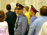 Беспорядки в метро Москвы попыталась организовать группа националистов, которую задержали на станции "Театральная" Беспорядки в метро Москвы попыталась организовать группа националистов, которую задержали на станции "Театральная"
