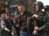 Сегодня около полудня на Никитском бульваре в центре Москвы были задержаны около 20 оппозиционеров, собравшиеся на несанкционированную акцию