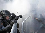 Полиция подсчитывает потери после "Марша миллионов": десятки касок, дубинок и противогазов
