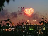 День Победы: парад, шоу в стиле ретро и салют из новых пусковых установок День Победы: парад, шоу в стиле ретро и салют из новых пусковых установок