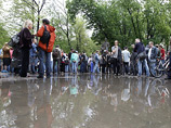 ОМОН разогнал "народные гуляния" на "Баррикадной", Навальный снова задержан, Собчак отпустили, Удальцов голодает