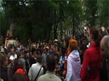 Оппозиция продолжает стихийные акции протеста даже после ареста координатора "Левого фронта" Сергея Удальцова и блоггера Алексея Навального