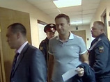 Известного блоггера и одного из лидеров оппозиционного движения Алексея Навального в четверг допросят по уголовному делу о призывах к беспорядкам во время "Марша миллионов" на Болотной площади 6 мая