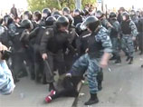 Они требуют расследовать факт избиения полицейскими беременной женщины во время акции протеста 6 мая Они требуют расследовать факт избиения полицейскими беременной женщины во время акции протеста 6 мая