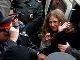 Мосгорсуд в пятницу признал законным продление ареста предполагаемой участнице арт-группы Pussy Riot Марии Алехиной