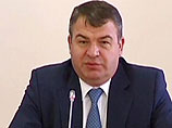 Источник в правительстве подтверждает, что нынешний министр обороны Анатолий Сердюков, который, как казалось, сохранит свой пост, может покинуть оборонное ведомство