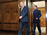 Идею форума, по его словам, поддержали президент Владимир Путин и премьер-министр Дмитрий Медведев - будущий глава партии